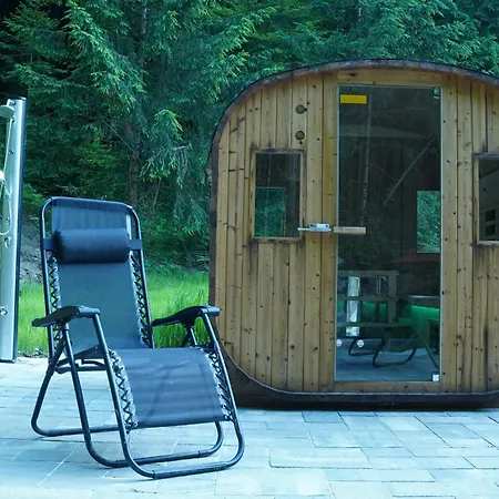 Dom wakacyjny Zeleni Raj Paradise House