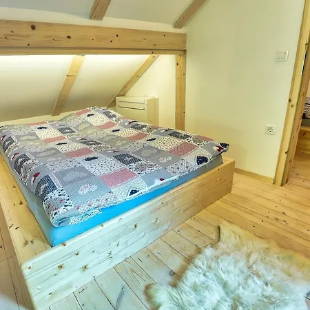 Nyaraló Zeleni Raj Paradise House Žužemberk