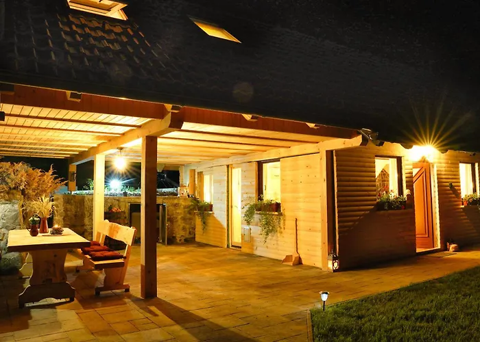 Zeleni Raj Paradise House בית נופש