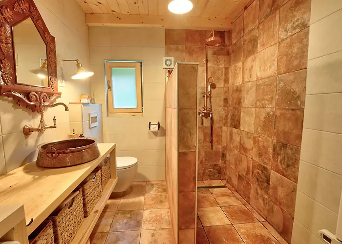 Zeleni Raj Paradise House בית נופש Zuzemberk